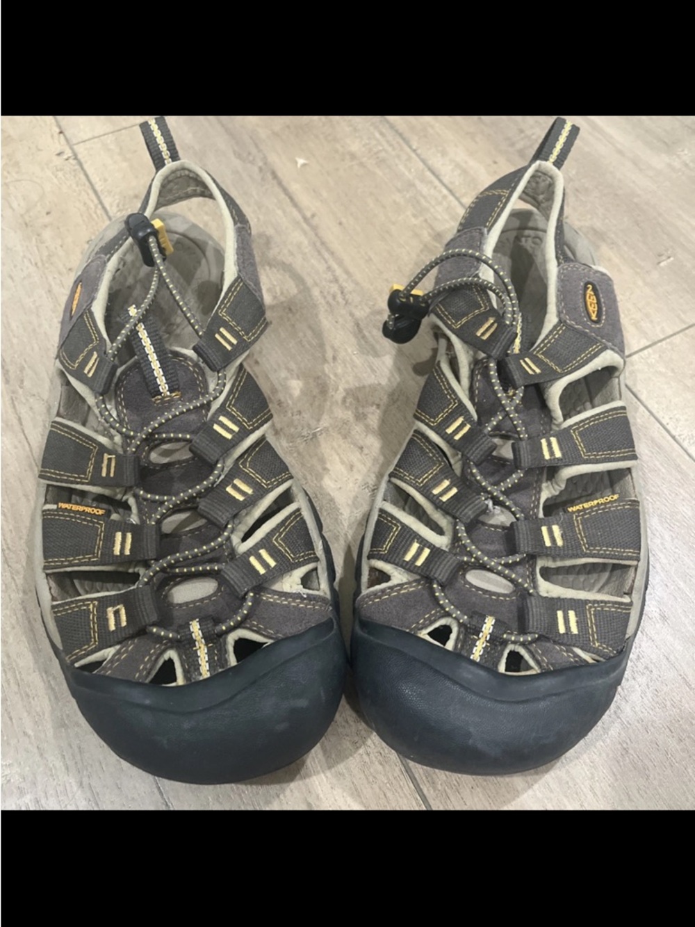 Keen Men's Brown Closed-Toe Outdoor Waterproof Hiking Sandals Size 8.5